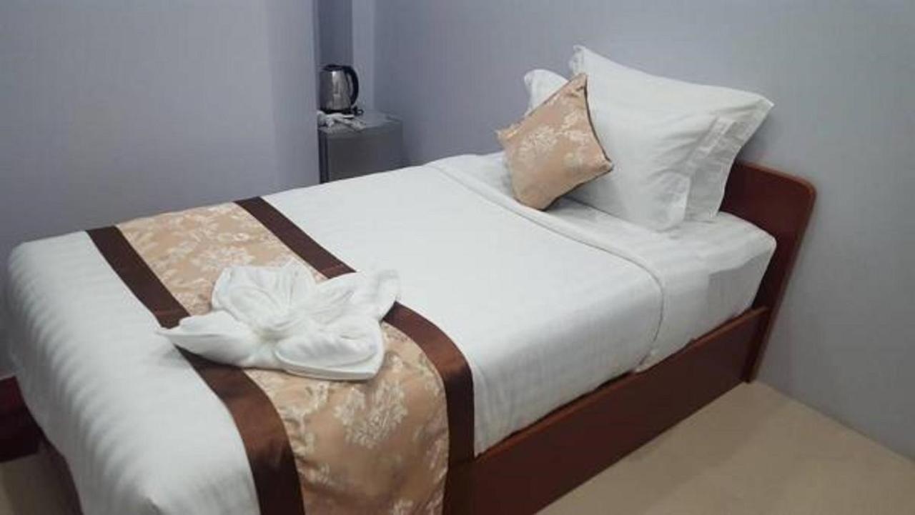 Landmark Hotel Yangon Dış mekan fotoğraf